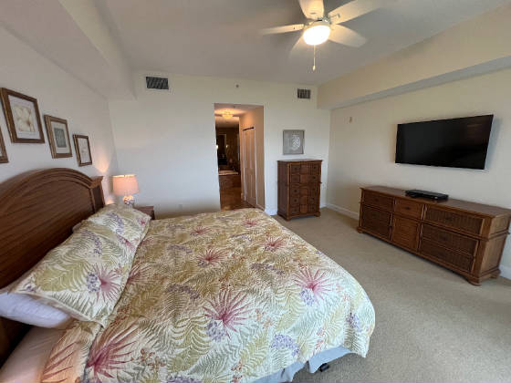 332MasterBedroom1.jpeg