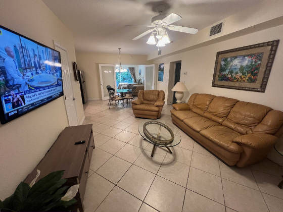 FamilyRoom8071.jpeg